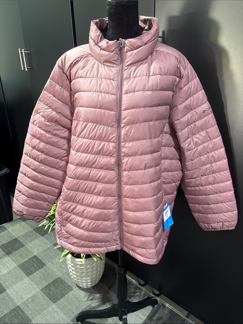 Columbia Chestnut Clearing puffer,water resistant regular fit,zip hip pockets